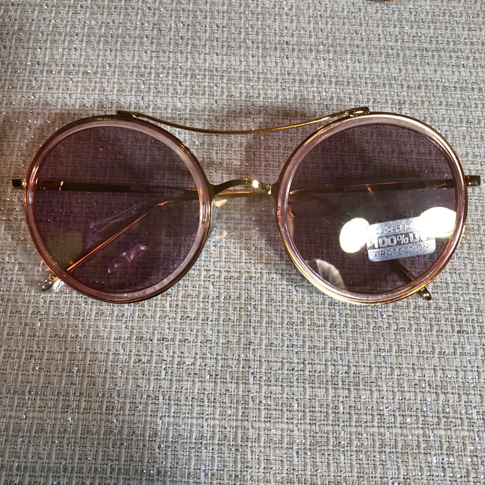 Round Retro Sunglasses - Picture 3 of 8